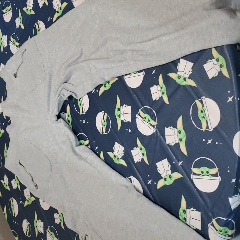 Women's sport pants with zippered pockets